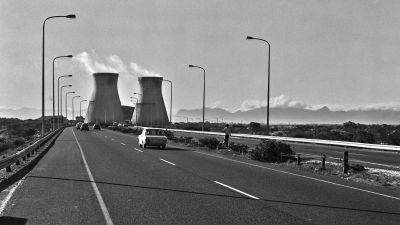 n2 towards the strand